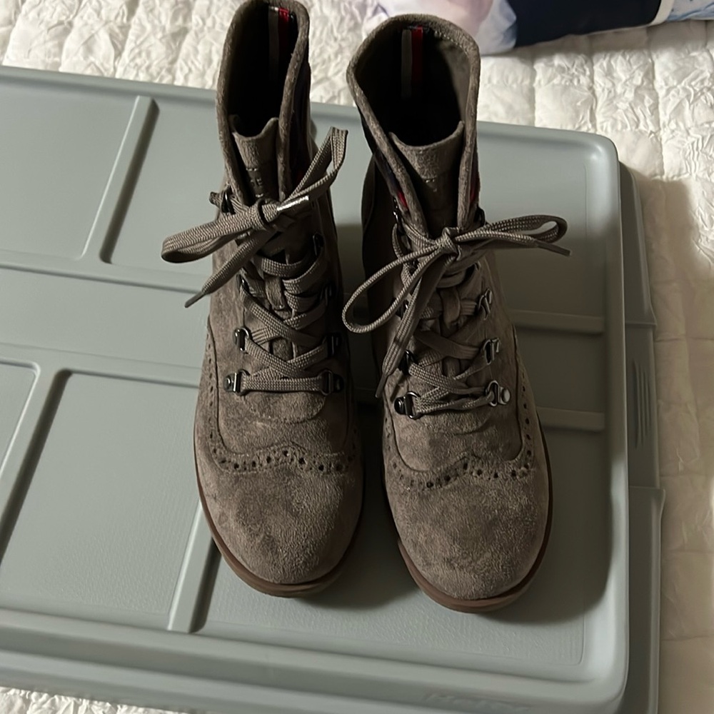 Grey booties only worn once